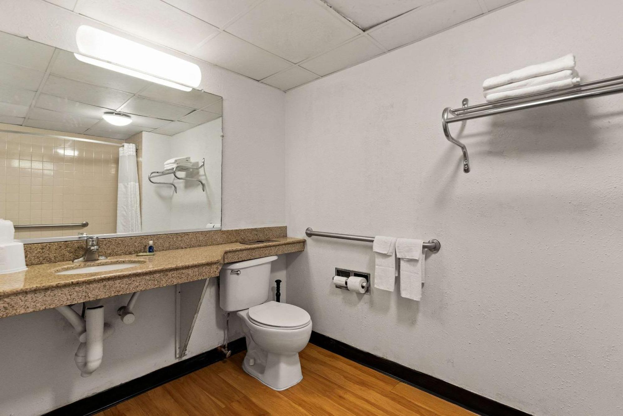 Rodeway Inn Brooklawn Luaran gambar