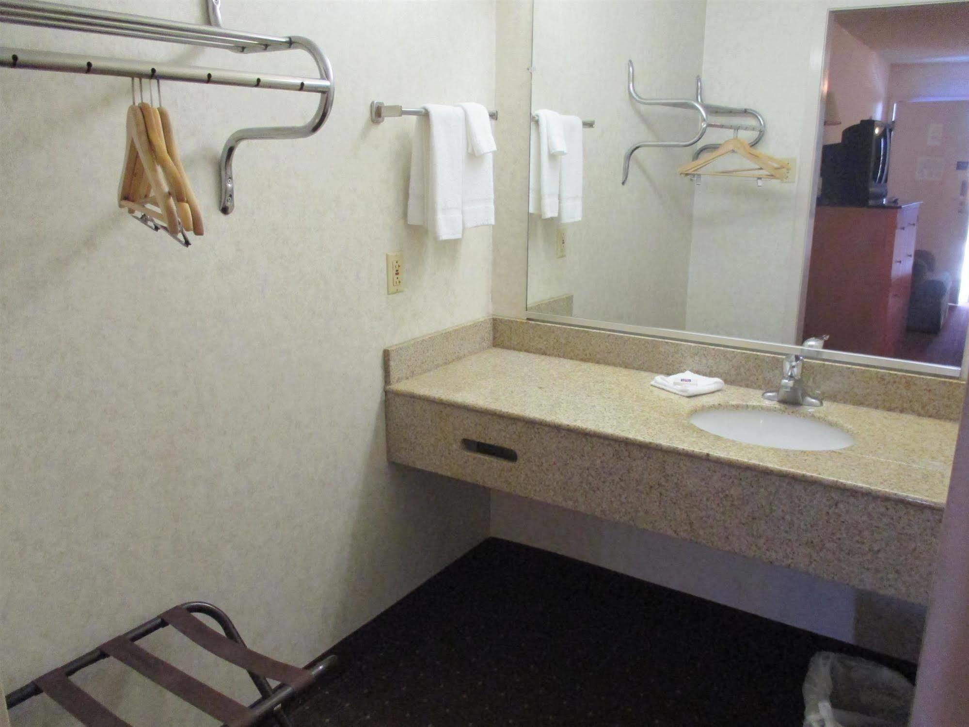 Rodeway Inn Brooklawn Luaran gambar